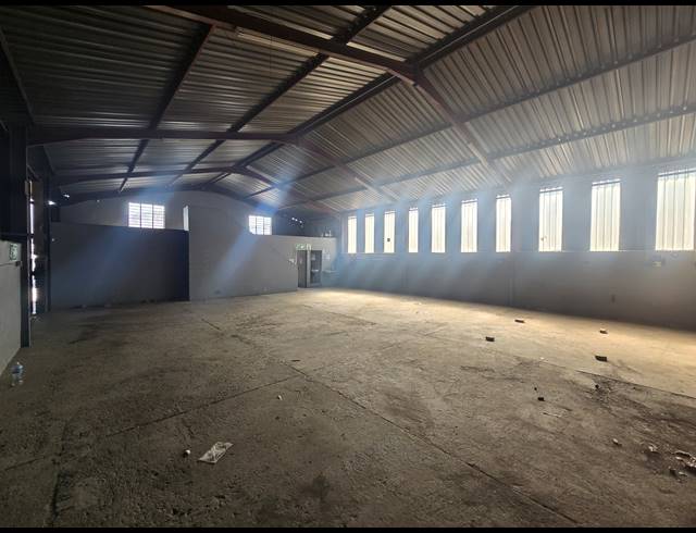 264M² WAREHOUSE TO LET IN ANDERBOLT